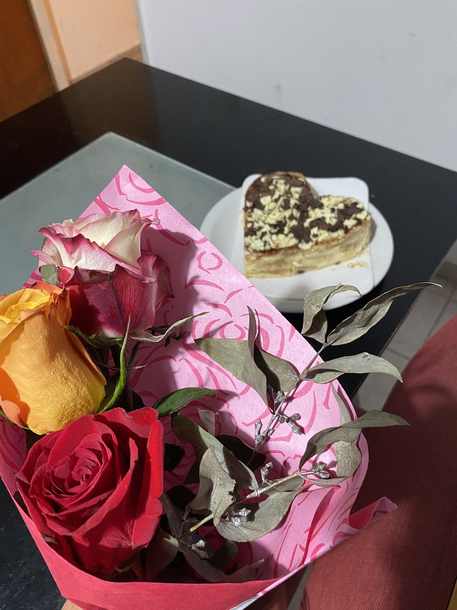 mi novio un tiramisu en forma de corazón 🥺❤️❤️❤️