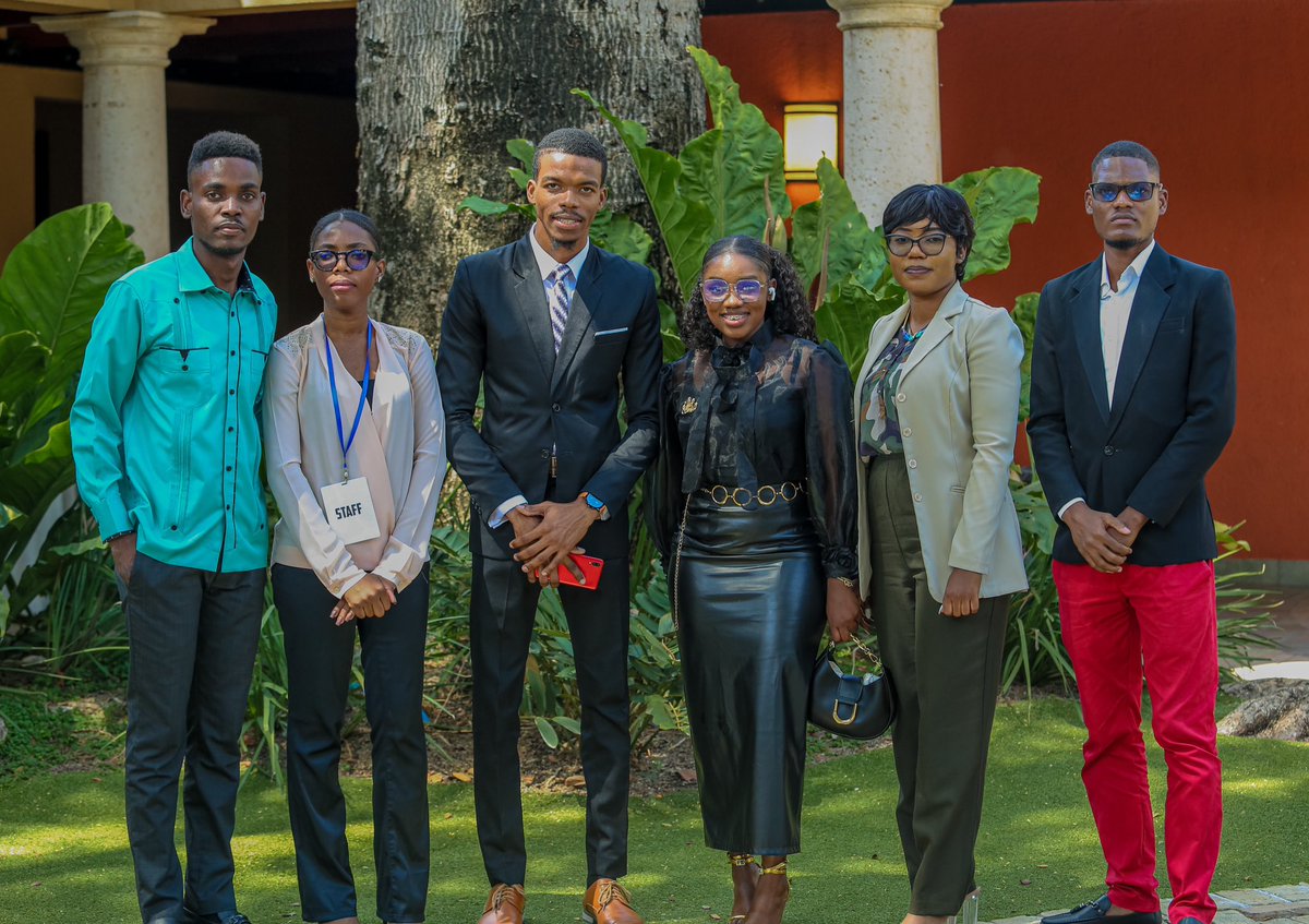 C’est avec une profonde émotion que Loutchina DÉCIUS, star de la musique évangélique, a ouvert le KENARI ANNUAL SUMMIT 2025 en interprétant le 3ᵉ couplet de la Dessalinienne, un hommage vibrant à notre nation et à notre histoire🇭🇹

Un sommet inoubliable: <a href="/kenaripost/">Kenari</a> &amp; <a href="/undphaiti/">PNUD Haïti</a>