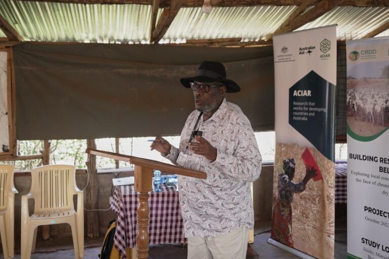 Mini_Harambe's tweet photo. 🌿 Dive into the wisdom of pastoralists with Gufu Oba as he shares how they understand the history of landscapes! 🌍 Let's learn from those who truly connect with the earth. #Pastoralists #EnvironmentalWisdom #LandscapeHistory #GufuObaInterview #ConnectWithNature 🌾🐮 🔗 https://t.co/7YWwO28XR4
