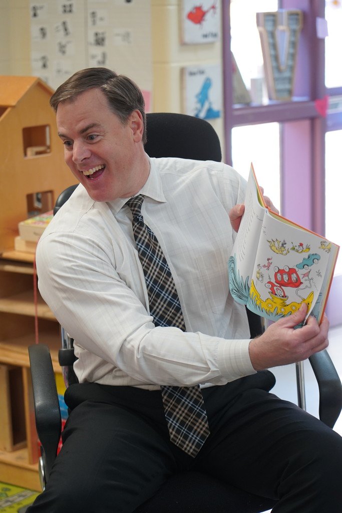 SEUSS CELEBRATION: What a perfect way to start the week – with Read Across America and a Seuss-y treat! Join Superintendent Terza, don't be shy, for green eggs and ham and a good book to try! These Kingston cuties LOVED IT🎉📚🥚 #betterinbartow