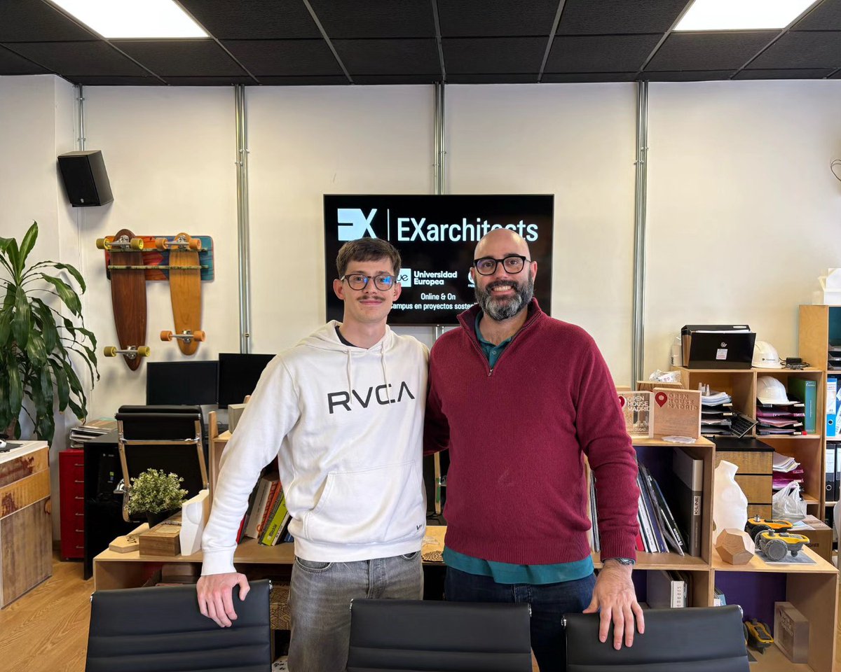 🚀🌱 ¡Cerramos una etapa en el programa Online &amp; On Campus en Proyectos Sostenibles de la <a href="/UEuropea/">Universidad Europea</a>! Última clase de Fabricación Digital con nuestro CEO, Roque Peña en #FABLAB de <a href="/EXarchitects/">EXarchitects</a>, donde innovación y tecnología crean proyectos sostenibles. 
#FabricaciónDigital