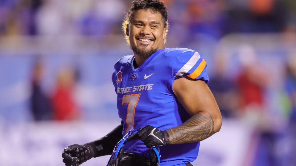 SWCJaguarFB's tweet image. We are extremely happy to announce our new Linebacker coach. @zekenoa7 has a wealth of Division 1 playing experience @BroncoSportsFB. Local legend out of @HelixFootball that adds to our D1 model. 

#GoLEFT👈🏽 #D1LBCoachPedigree💪🏽