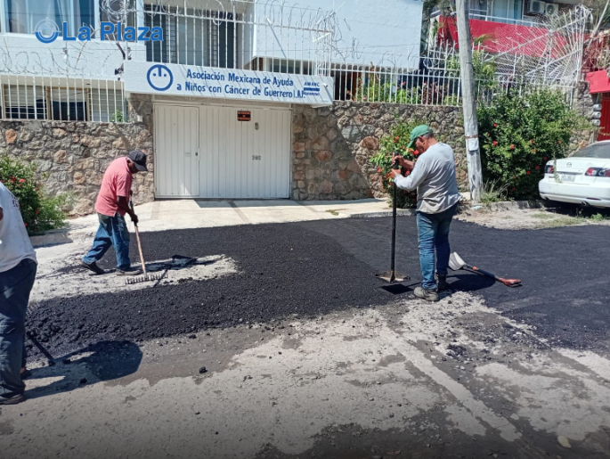 LaPlazaDiario's tweet image. Implementan programa de bacheo en colonias de Acapulco 
laplazadiario.com.mx/implementan-pr… a través de @LaPlazaDiario  
#Guerrero #Acapulco #ProgramadeBacheo