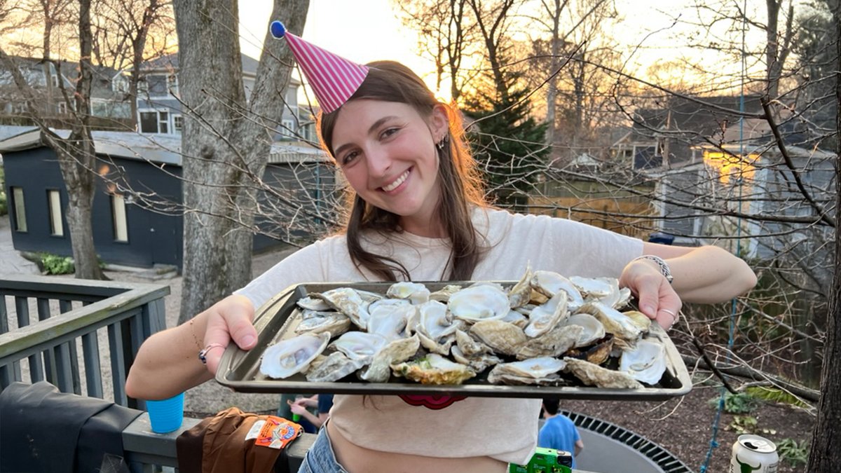 new vlog is up!!! feat. 400 oysters 🦪🦪🦪 youtu.be/cpRemcvYKWA?si…