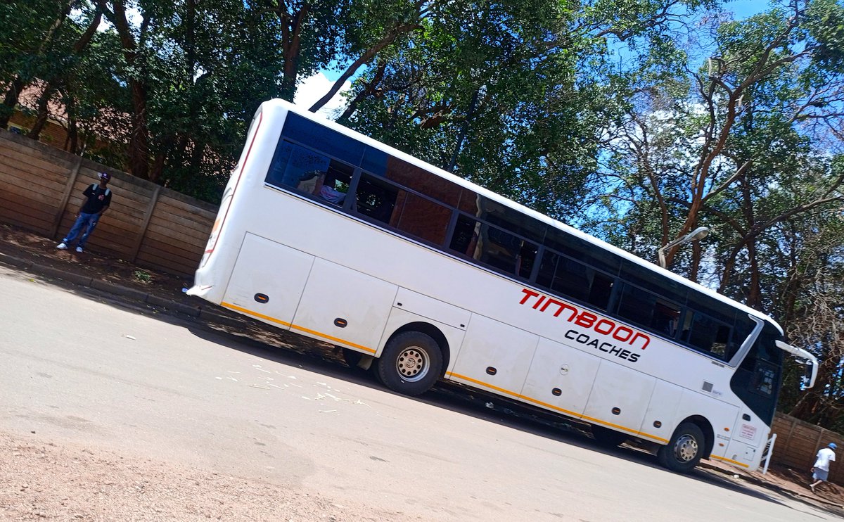 ZimBuses's tweet photo. Timboon Coaches
Zhongtong Mega LCK6121D
Harare Chinhoyi Karoi Magunje Zvipani
Park Lane, Harare City
#TimboonCoaches #ZhongtongMega https://t.co/38aUDWlKtm
