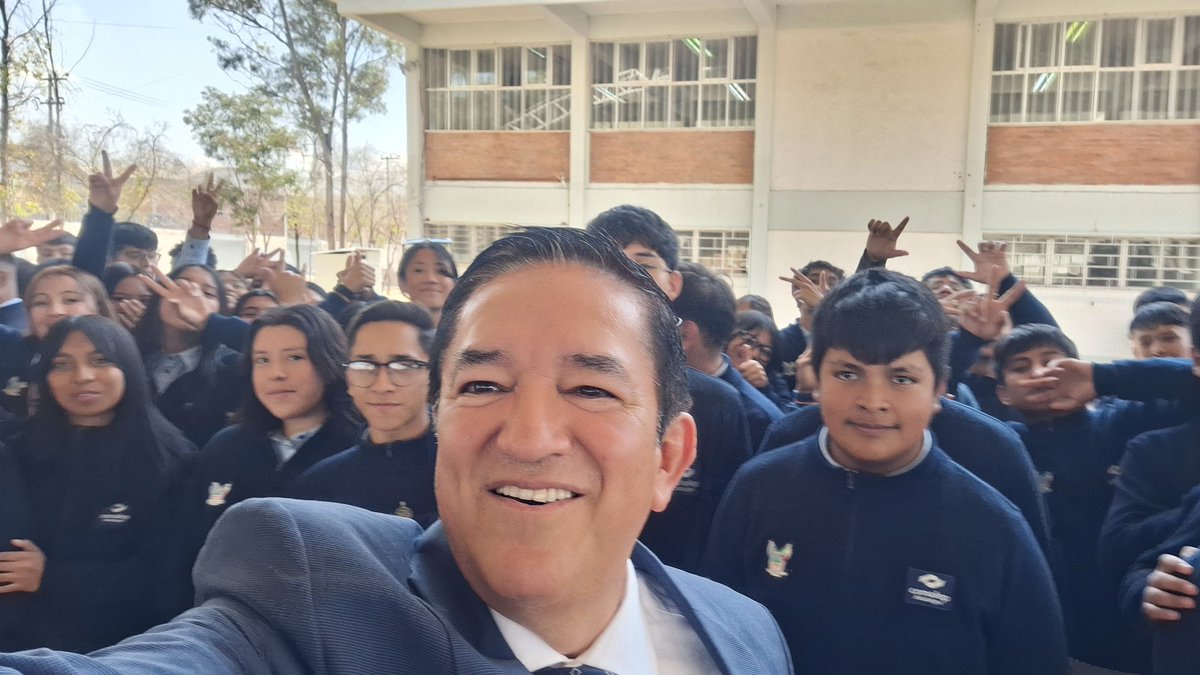CONALEP_HGO's tweet photo. Esta mañana se llevó a cabo el #LunesCívico en el @CONALEPTIZAYUC2 encabezado por nuestro Director General, el Ing. @AbelRojoM, con el objetivo de fortalecer los valores cívicos y resaltar la importancia de la preparación académica.
@natycastrejonv @DanielFragosoT @LetyCuatepotzo https://t.co/MEG8AM5BQe