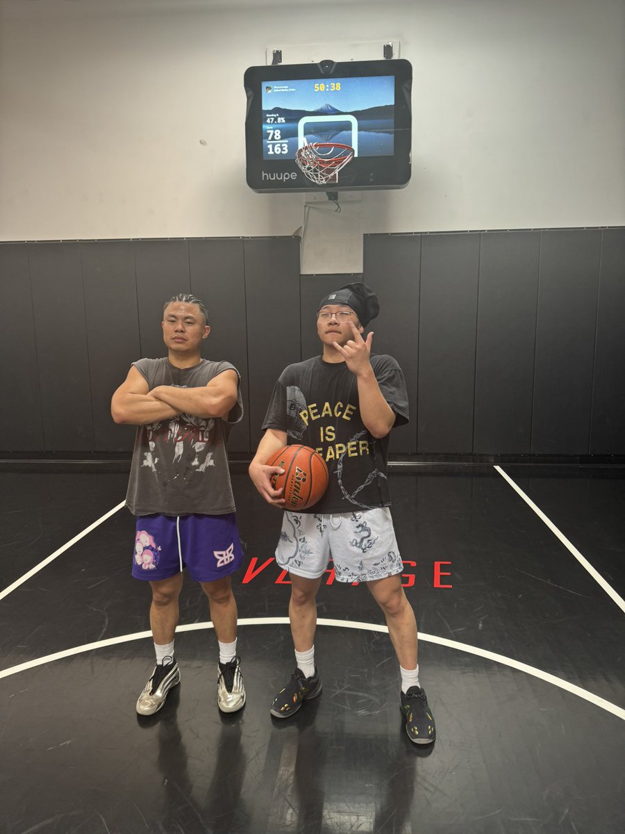 Who yall think won? Old decrepit man or young nba all star prospect?