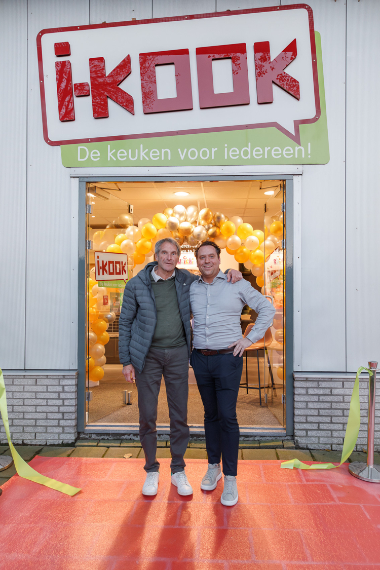 Qumedia's tweet photo. Heropening I-KOOK Almere https://t.co/kvqoN31LmQ https://t.co/EGjav5AJx4