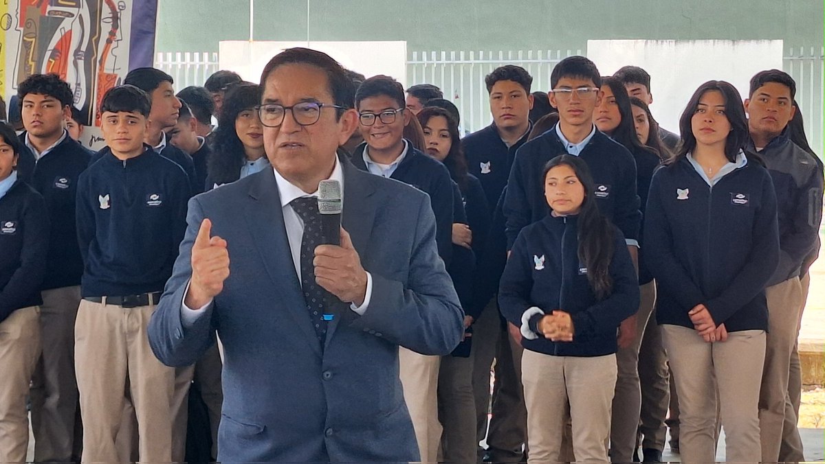 CONALEP_HGO's tweet photo. @SEPHidalgo @SEMSyS_SEPH @CONALEP_Mex En su mensaje, el Ing. @AbelRojoM enfatizó la importancia de estudiar en Conalep, una institución que otorga el título de Profesional Técnico Bachiller, brindando a los jóvenes las herramientas necesarias para destacarse en el ámbito profesional. #OrgullosamenteCONALEP https://t.co/67f0KXtzQx