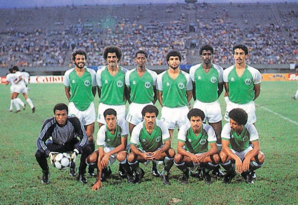 سيكون لي الشرف بإذن ﷲ دعوة أخواني نجوم المنتخب السعودي 1984م وعلى رأسهم المدرب خليل الزياني بعد عيد رمضان ،للإلتقاء بعد غيبه وتبادل الأحاديث والذكريات الجميلة مع ابطالنا الذين مهدوا الطريق لأول إنجاز قاري وأدخلوا السرور على القيادة في حينها رحمهم الله وعلى الشعب الكريم ..
