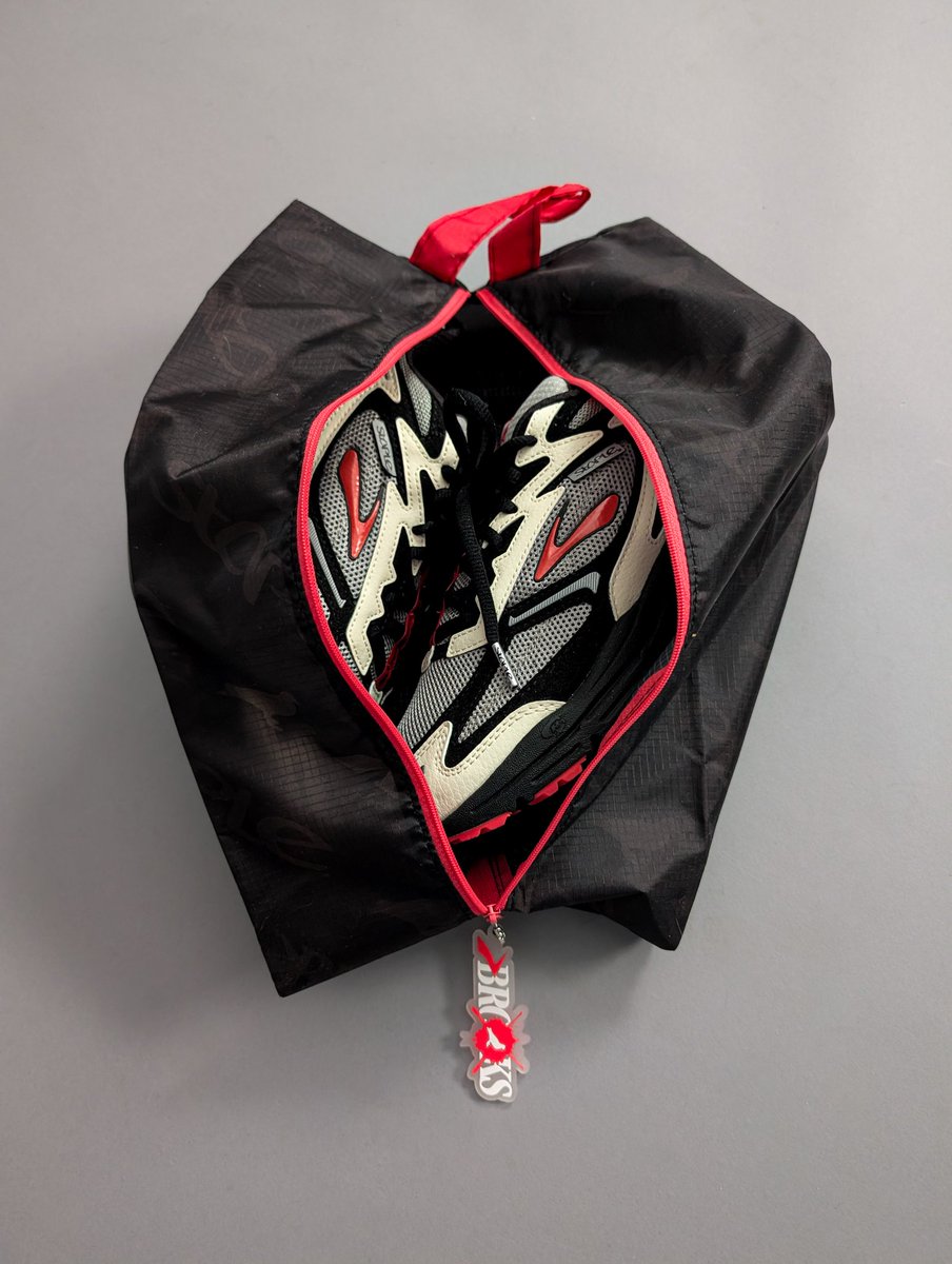 riblets1218's tweet image. Jeff Staple 🤝 Brooks = 🔥

Dropping 3.13.25 🏆