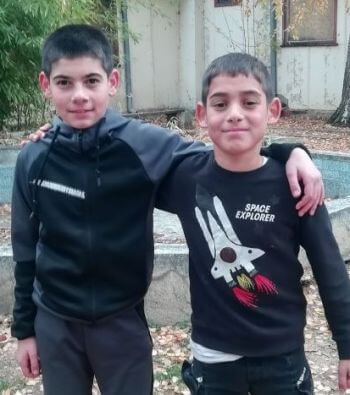 Reece's Rainbow (@reecesrainbow) on Twitter photo Meet these amazing brothers, ages 11 and 14 reecesrainbow.org/childgrant/jor…
Could you be their family?
inquire@reecesrainbow.org
Posts are not moderated Meet these amazing brothers, ages 11 and 14 reecesrainbow.org/childgrant/jor…
Could you be their family?
inquire@reecesrainbow.org
Posts are not moderated