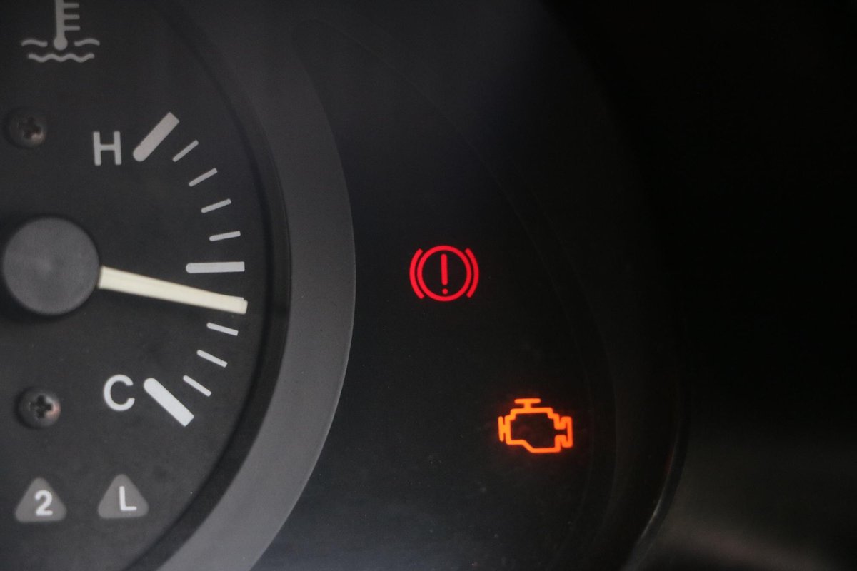 leMANvoker's tweet image. Get to learn about the best #car #mechanic tips on handling the issue of check #enginelight being turned on in Lilydale. Follow the expert diagnostic tips: 
shorturl.at/vPbMS
