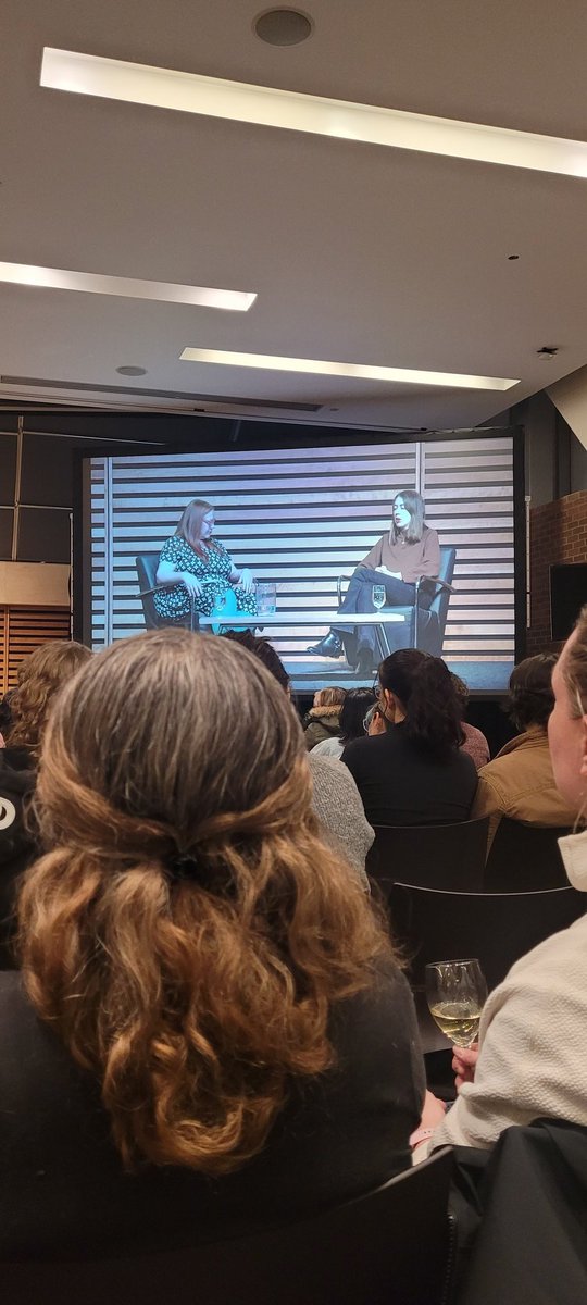 incorrecttbs's tweet image. admin 1                admin 2
                                  🤝                                 
         meeting Samantha Shannon