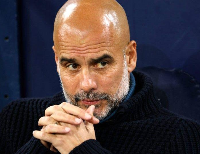 GsGazete's tweet photo. 🗣 Rasim Ozan Kütahyalı: "Galatasaray'ın başına Pep Guardiola gelsin şöyle bir vaatte bulunsun 'Bana 3 yıl süre verin Galatasaray'ı Avrupa'nın 1 numarası yapacağım' desin. 1. yıl şampiyon olamasın 6 ay sonra istifaya çağırırsınız. Öyle hastalıklı bir güruha sahibiz işte." https://t.co/1sfYRKBkSI