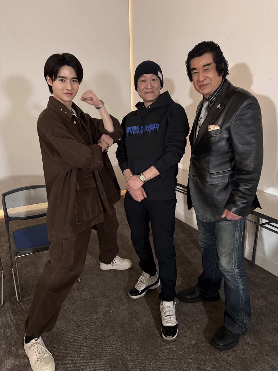 子供の頃、毎日 私は、
本郷猛でした。
日本全国、子供は皆んなそうだった。

こんな日が、来るなんて
信じられるか？あの頃の私よ。

ウイングマン健太に成ってくれた、
真威人くんのお父さま　
藤岡弘、さんに、ご挨拶できました！
感激です！😭
強さと優しさの空気感。
柔らかい眼差し。