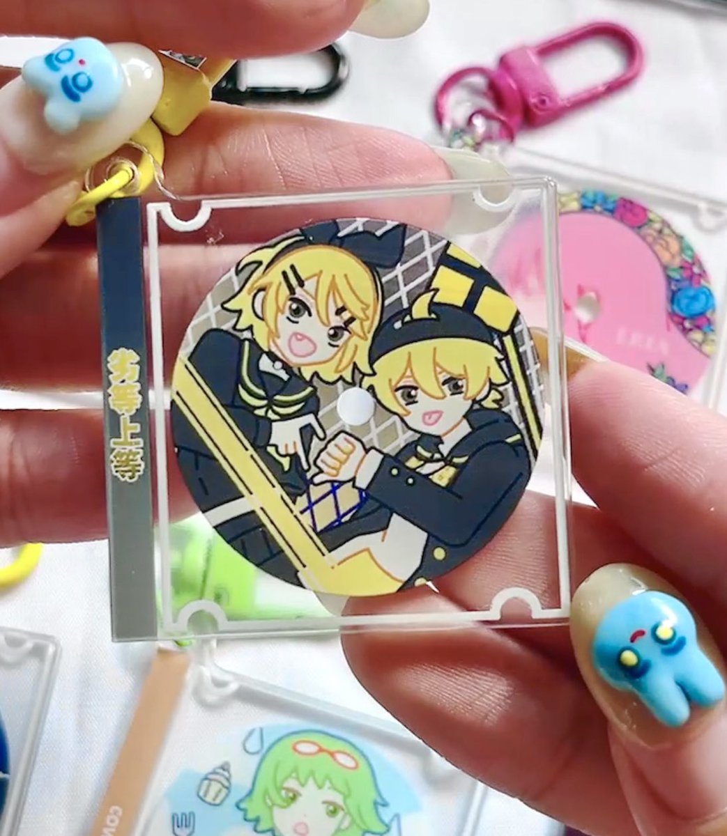 some new vocaloid cd charms!