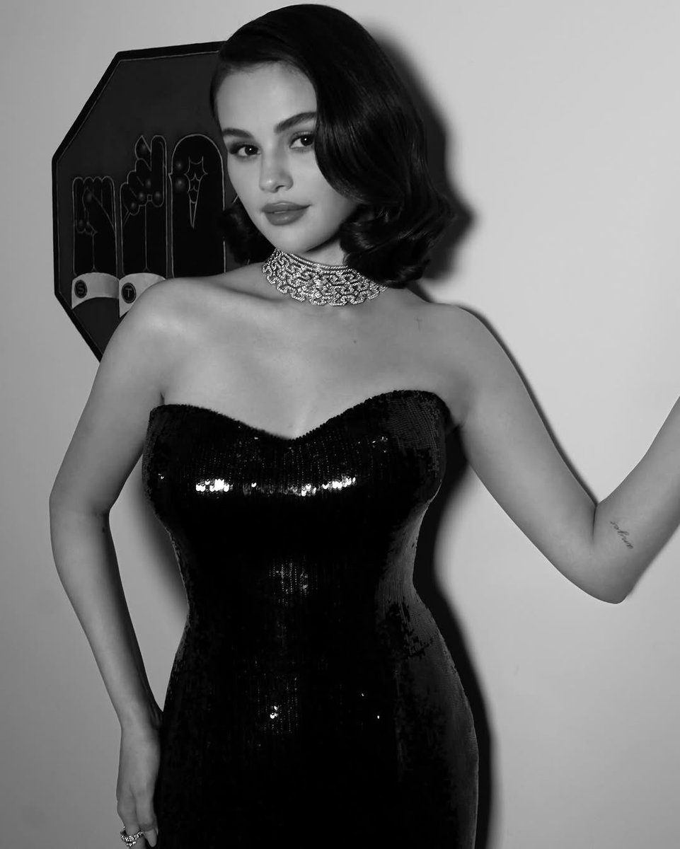 PortalSelenaBR's tweet image. GOSTOSA!

Selena Gomez pronta para a after party do #Oscars2025 ontem, por Renato Campora.