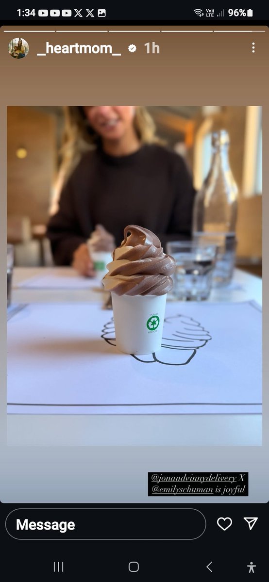 Dibs66's tweet photo. Love how bestie, posted the 💩 in the cup just after the mega migraine video .
#OneTearLeftEyeGo
#MeghanMarkleIsANarcissist
#MeghanMarkleExposed
#MeghanMarkleIsAThief https://t.co/OqswWZs4V7