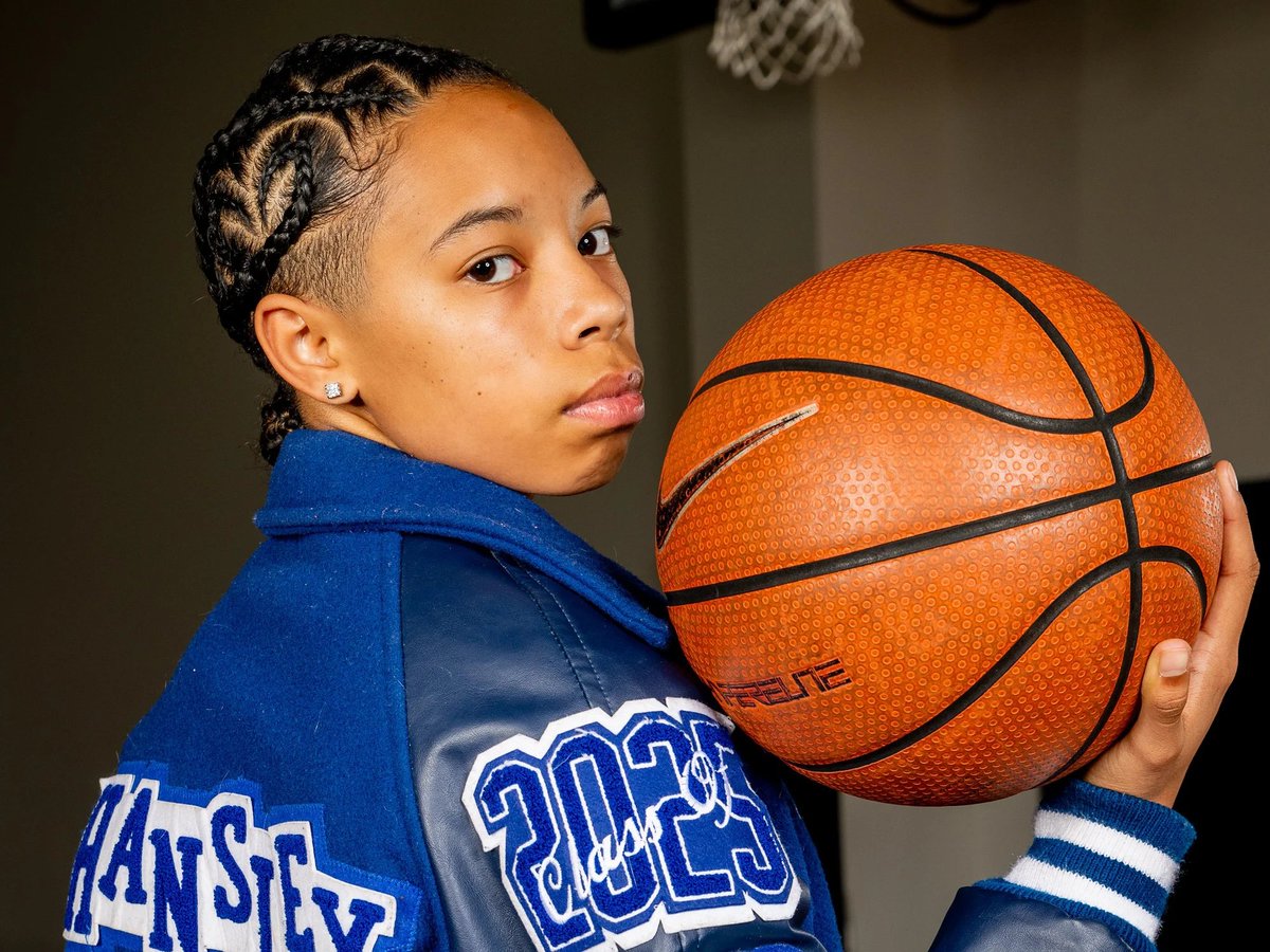 THE PLAYMAKERS: The Biggest Names in South Houston Girls Hoops powered by UTMB Health🏀

Here are the <a href="/utmbhealth/">UTMB Health</a> Girls Basketball Athletes of the 2024-25 season, who represented South Houston with style this Winter!

✍️ <a href="/MatthewOgle777/">Matthew Ogle</a> 
🔗vype.com/Texas/Houston/…