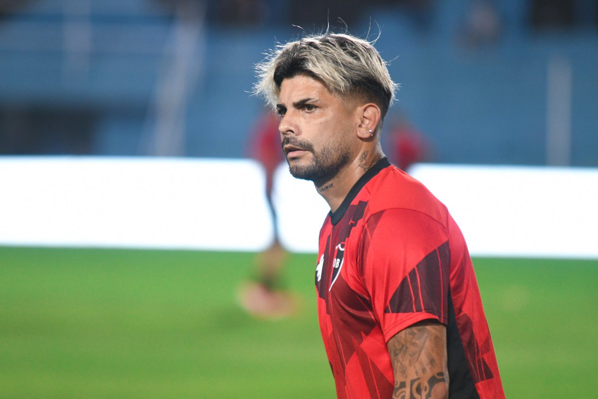 Banega media tweet media