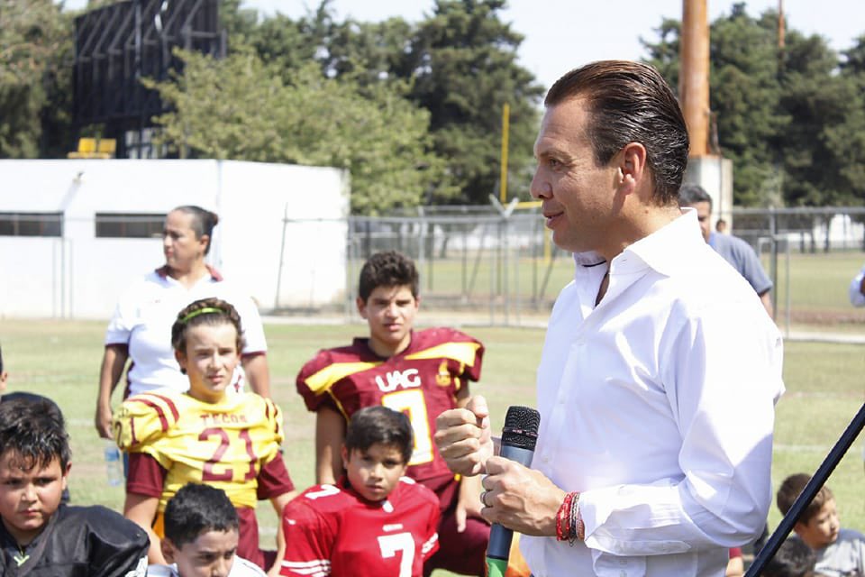 PabloLemusN's tweet photo. A 90 años de su fundación, reconozco a la @UAG_Oficial, por su labor invaluable de preparar y formar a estudiantes innovadores, capaces y talentosos. 

La educación es la principal herramienta para que Jalisco y el país prospere; como Gobernador reitero mi compromiso con esta área y todas sus instituciones educativas, para colaborar en conjunto por el futuro de las y los jóvenes. 

¡Enhorabuena! Por más años de enseñanzas, aprendizajes y objetivos.