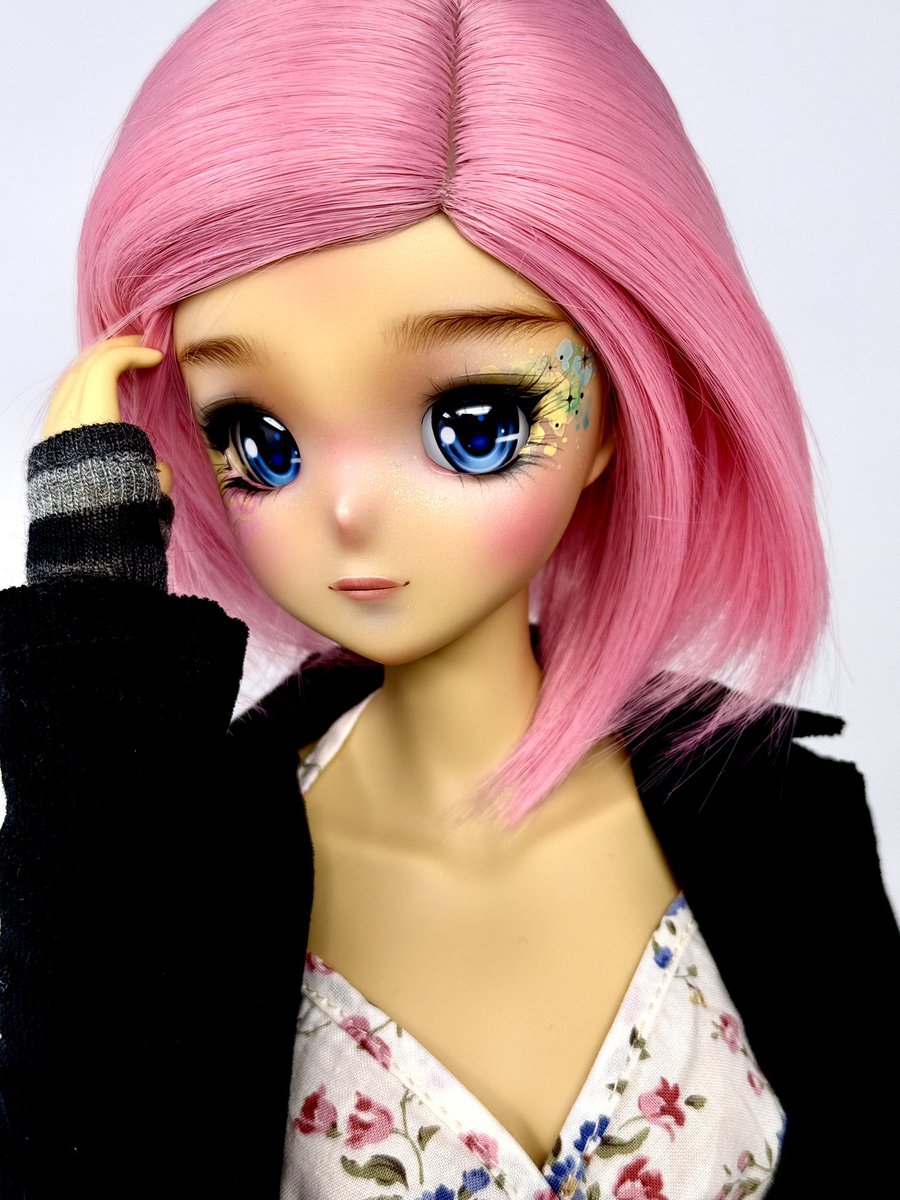 MimiBarnard's tweet image. 🌟👽 With her bubblergun hair and VR goggles, she’s cute but don’t be fooled—this yellow alien is ready to disrupt the future. 🔫💥 #CyberpunkVibes #smartdoll #smartdolls #bjd #bjdfaceup #faceup #doll #dolls #fashiondoll #cosmicexplorer