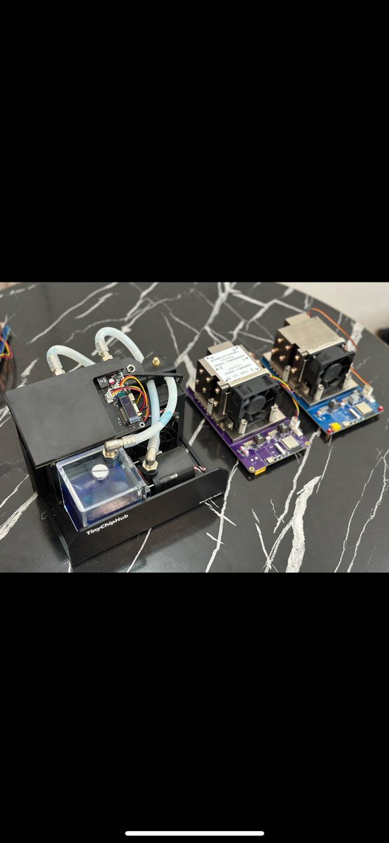 Leiðtogi tweet media