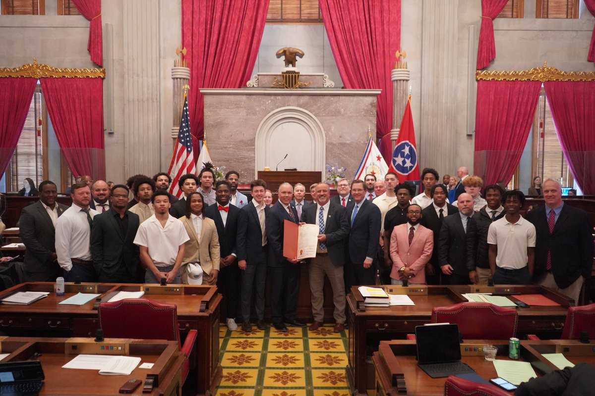 OHSPatsFootball (@ohspatsfootball) on Twitter photo It was great having the guys visit <a href="/BryanTerry4TN/">Dr. Bryan Terry</a> and the TN House of Representatives. It was a huge honor that <a href="/OaklandRCS/">Oakland High School</a> Football Patriots will remember forever! #OaklandTN #HouseFloor It was great having the guys visit <a href="/BryanTerry4TN/">Dr. Bryan Terry</a> and the TN House of Representatives. It was a huge honor that <a href="/OaklandRCS/">Oakland High School</a> Football Patriots will remember forever! #OaklandTN #HouseFloor