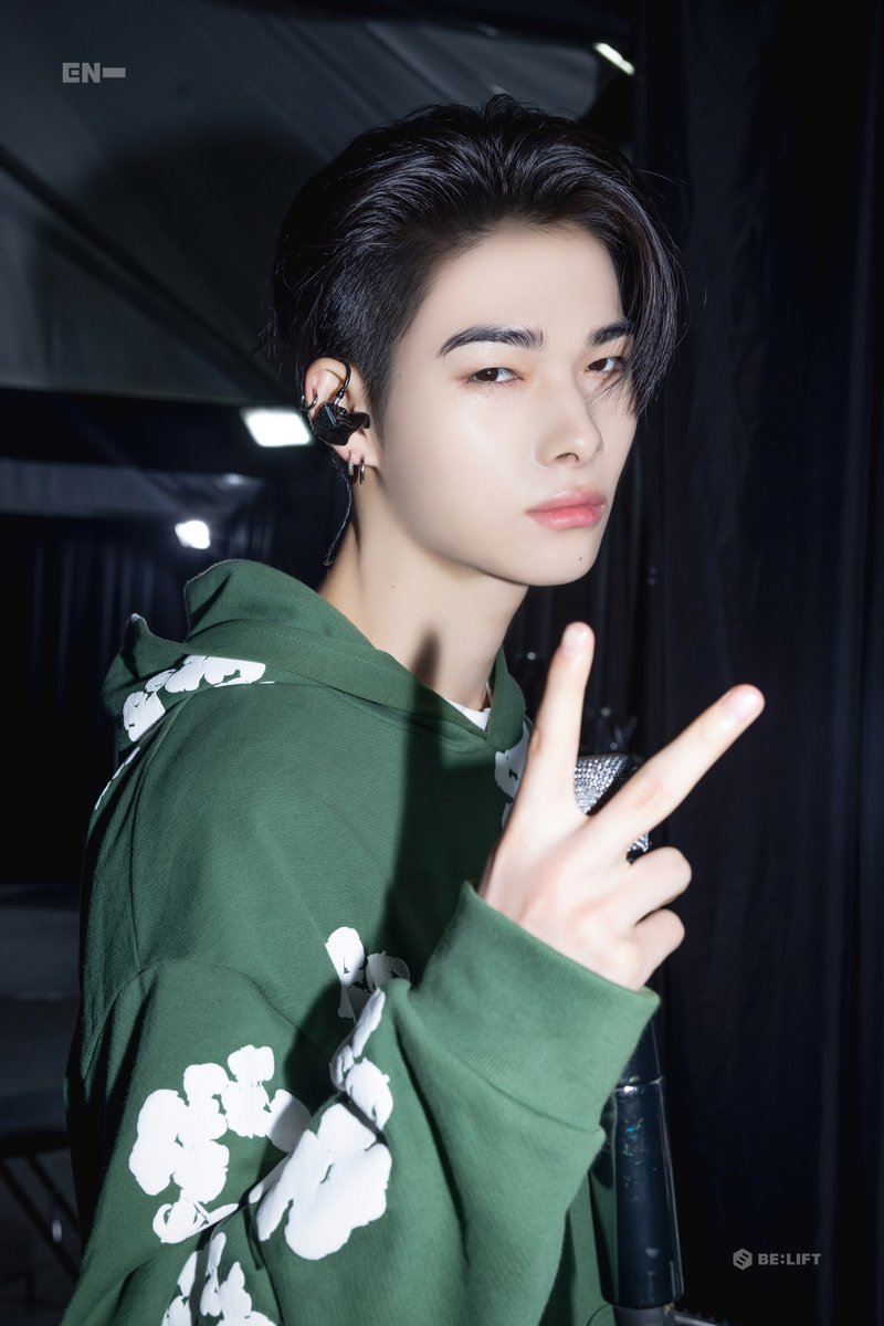 ENHYPEN's tweet image. [🎞️#ENroll]
ENHYPEN BACKSTAGE PHOTO
@ WORLD TOUR ‘WALK THE LINE’ in BULACAN_250301

#ENHYPEN #엔하이픈
#EN_WALKTHELINE
#EN_WORLDTOUR_WALKTHELINE
#WALKTHELINE_IN_BULACAN