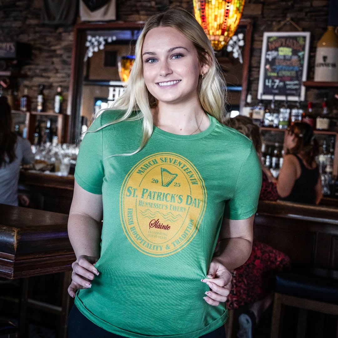 🍀 Counting down to the luckiest day of the year! It's never too early to celebrate at @hennesseys_manhattanbeach 🍻⁠
⁠
📸: @hennesseys_manhattanbeach⁠
⁠
#DowntownManhattanBeach #MBLocalLove #countdown #stpatricksday #hennesseys #illtakeaguinness #splittheG⁠