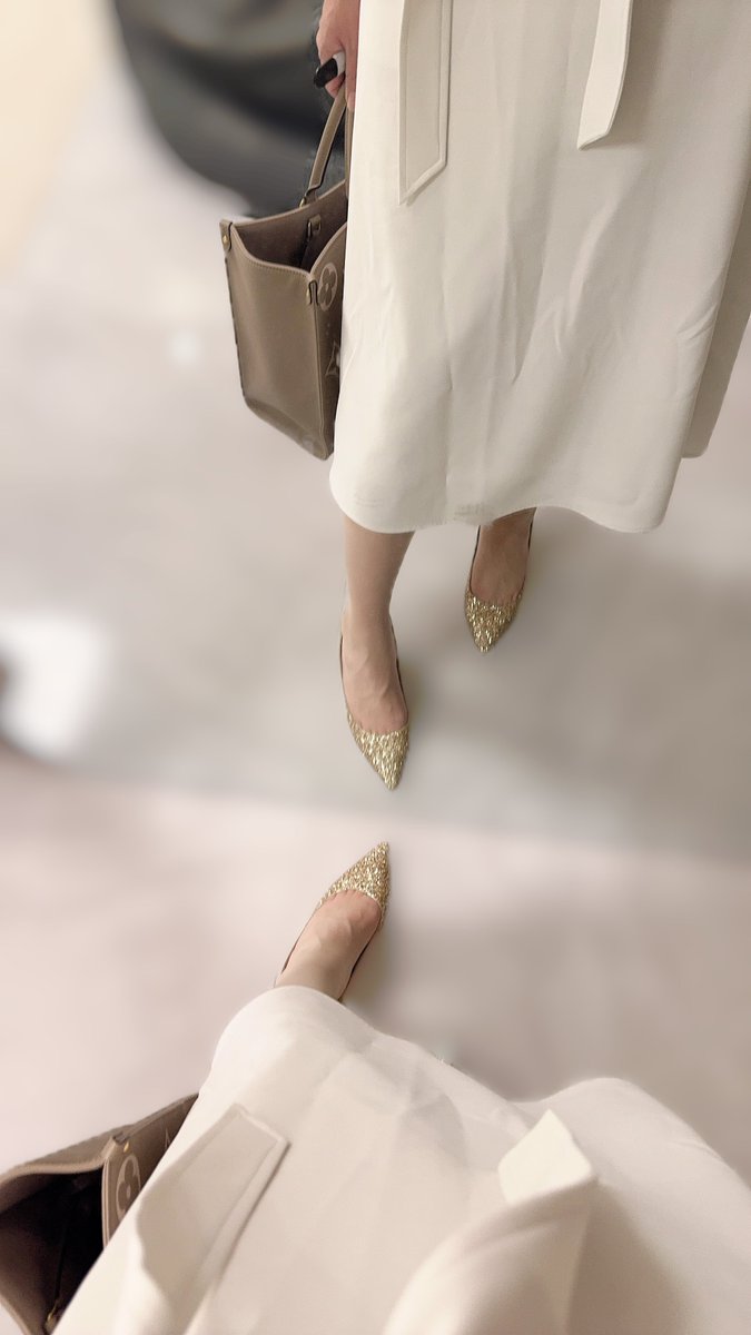 JC的鞋穿上就不想脱~太好穿了 #Jimmychoo