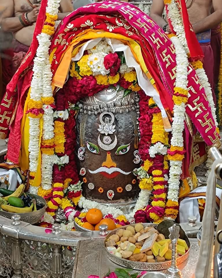🙏🌹*Jai Shree Mahakal*🌹🙏
*श्री महाकालेश्वर ज्योतिर्लिंग का भस्म आरती शृंगार दर्शन*
*04-03-2025 कण-कण में महादेव*💕