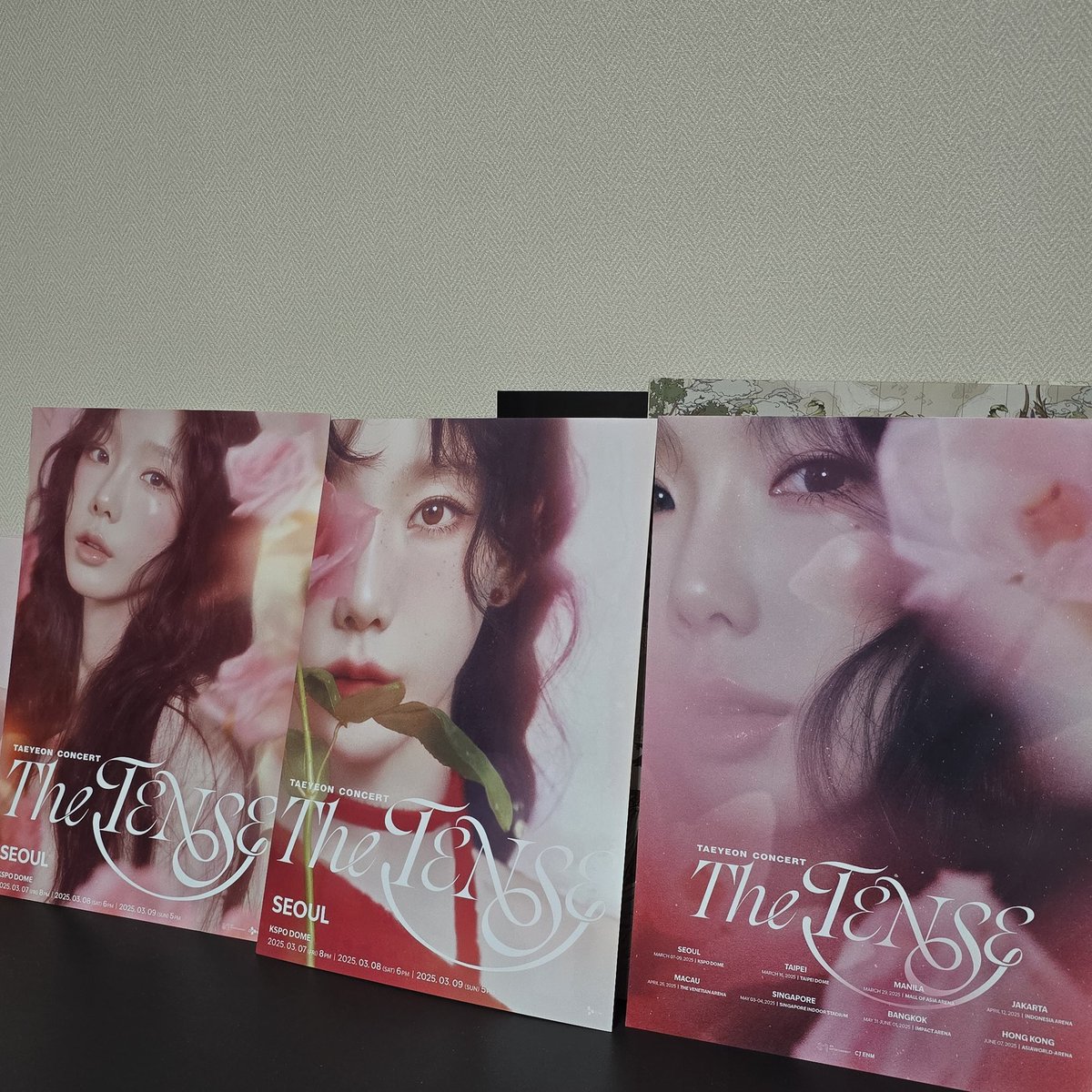 태연 콘서트 포스터 나눔합니다!!

첫콘,막콘 사진당 5장씩 나눔할거고 장소랑 시간은 당일에 공지하겠습니다!

크기는 A4크기이며 L자파일에 넣어서 드릴예정이에요:)
인증은 응원봉이랑 티켓만 보여주세용☺️

나눔은 처음이라 많관부 부탁드립니다😀

#태연 #탱콘나눔 #태연콘서트나눔  #TAEYEON