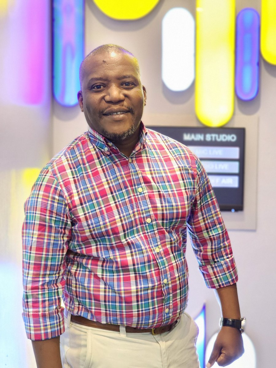 Very ready for Tuesday! Umeamka salama? Umewasha radio yako unaskiza? Nipe raha kwa comment ☺️
#CaptainEmmanuelMwashumbe
#Breakfast47
<a href="/Radio47_Kenya/">Radio 47</a>