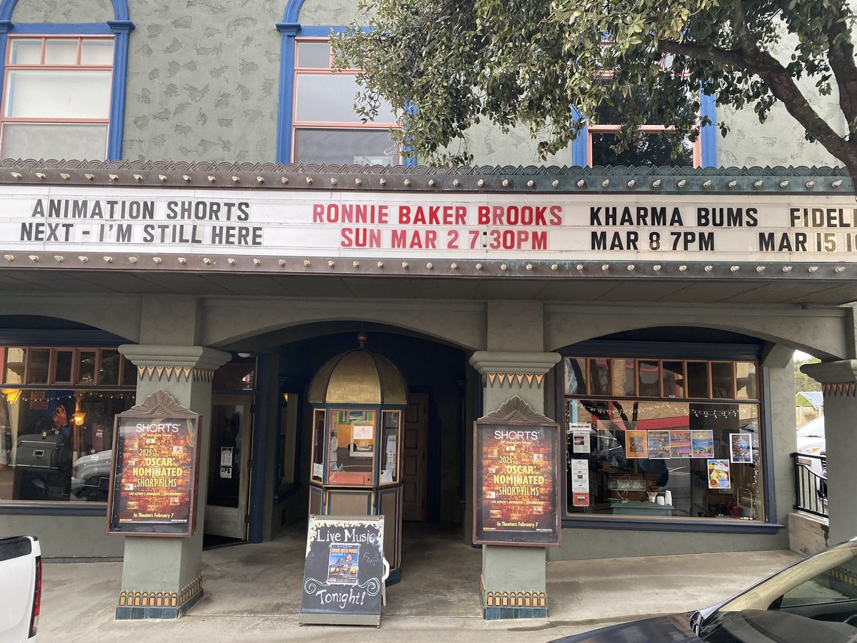 ronniebbrooks's tweet photo. Thank you to the awesome audience last night at the Arena Theater in Point Arena, Ca! 

A shout out to Schmidty, Tracy and the entire staff for the great hospitality..... on to Yoshi’s in Oakland tonight! 

#ArenaTheater #PointArena #RonnieBakerBrooks https://t.co/jqAYtbzabP