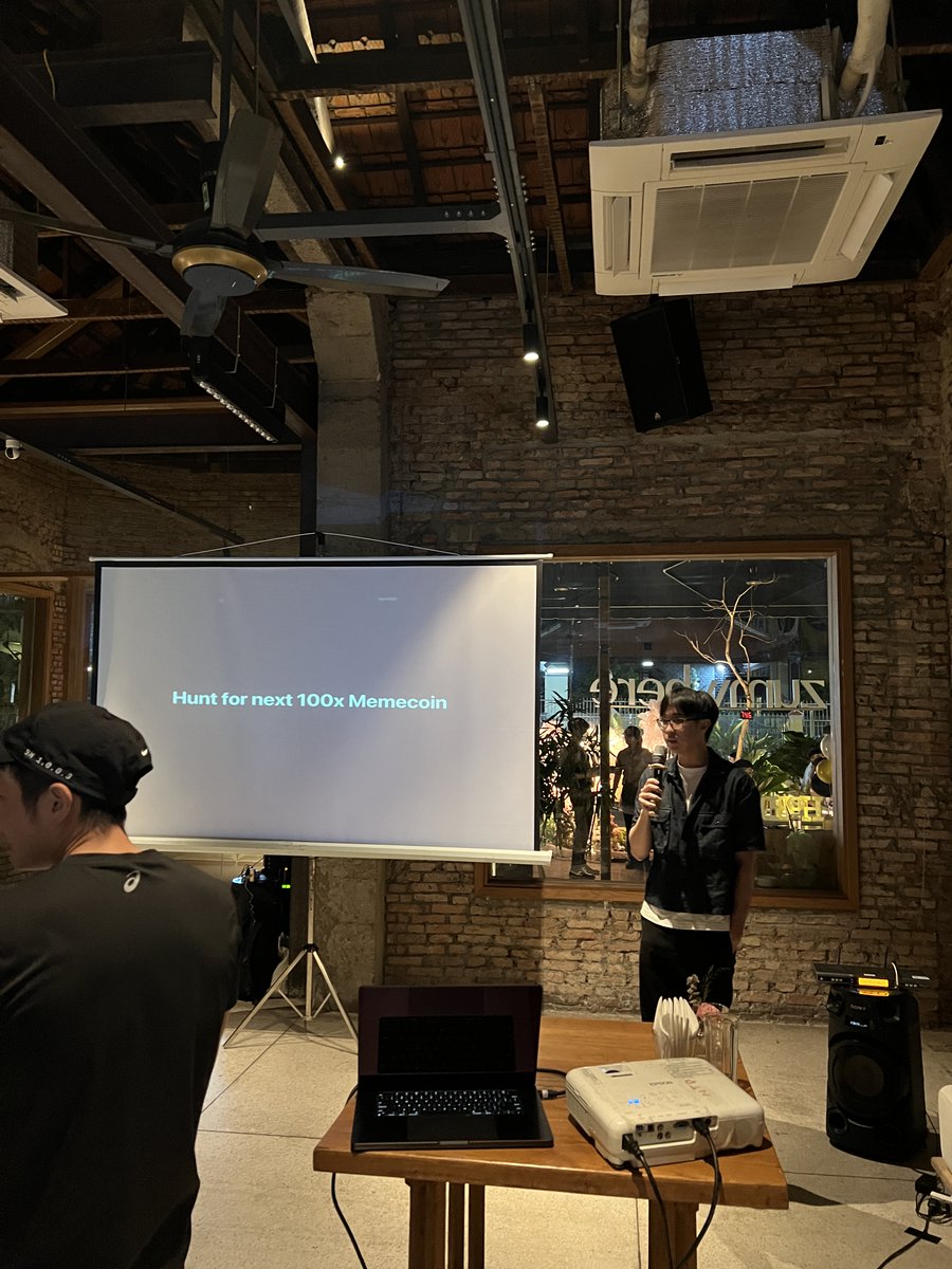 ALongAlpha's tweet image. Cảm ơn buổi tiệc Monad Mixer của @monad_xyz  và @monad_eco ❤️

Dev có trêu rằng sẽ ra sao nếu #Monad không airdrop $MON? 

Tôi bảo thì các bạn không có user đâu! Nhìn cách phản ứng của cộng đồng ZKsync và LayerZero thì bạn biết nó tệ thế nào mà! :))))