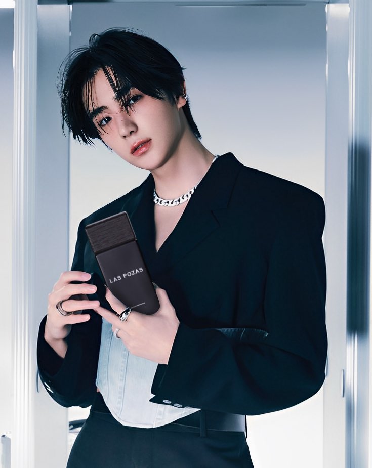 WILDFLOWER.

terima kasih kepada dik <a href="/ivarueI/">𝖬𝗂𝗀𝗎𝖾𝗅 𝖱𝖺𝗏𝗂.</a> sudah mensponsori parfum ini, barangnya sudah diterima dengan aman. 🫂