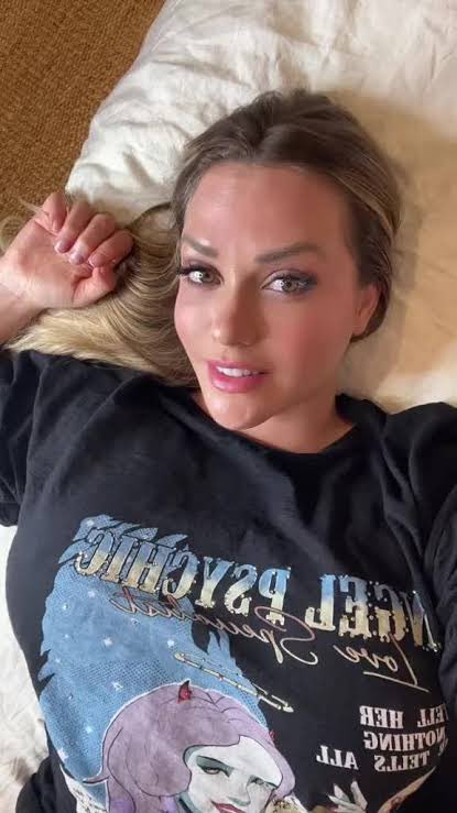 tired of being alone 🙈😢😹