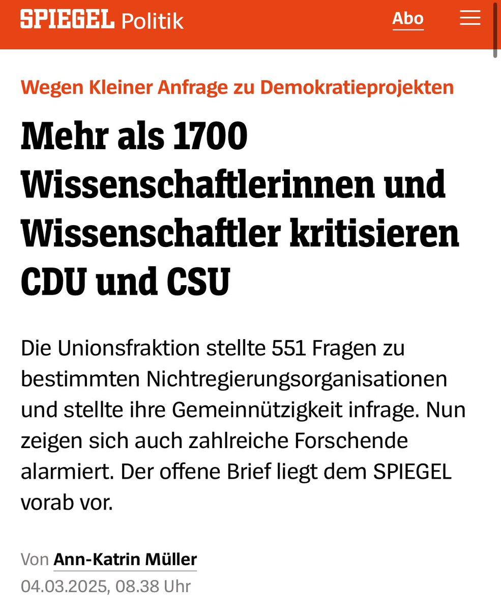 Wenn sich über 1.700 Wissenschaftler angesichts einer Kleinen Anfrage um den Fortbestand der Demokratie sorgen, dann haben wir ein Debattenniveau erreicht, das nicht mehr rational zu fassen ist. Wer das parlamentarische Fragerecht in dieser Form angreift und die Fragesteller