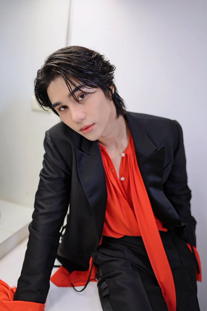 Here comes the Red Giant…

#JeffSaturRedGiantPressCon
#estColaBorntobeAwesome
#เอสโคล่าเกิดมาซ่ากล้าเป็นตัวเอง
#บิโอเร
#JeffSaturRedGiantConcert
#JeffSatur
#StudioOnSaturn
#WayferRecords
#WarnerMusicThailand
#JeffSatur