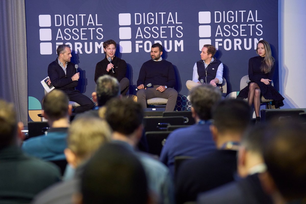 Digital Assets Forum (@daf_global) on Twitter photo đ„ Discover the next big bet for PEs, VCs, and allocators in this insightful panel on investment opportunities for 2025 and beyond.
Featuring <a href="/carlszantyr/">Carl Szantyr</a> (@blockstonec), @dianacbiggs(<a href="/1kxnetwork/">1kx</a>), <a href="/lakejynch/">jake (ćž
ㄿ°ć
)</a> (<a href="/L1D_xyz/">L1D</a>), <a href="/Newmanski86/">James N</a>, CFA (Republic), and <a href="/N3_10S/">Neil Cunha-Gomes</a> đ„ Discover the next big bet for PEs, VCs, and allocators in this insightful panel on investment opportunities for 2025 and beyond.
Featuring <a href="/carlszantyr/">Carl Szantyr</a> (@blockstonec), @dianacbiggs(<a href="/1kxnetwork/">1kx</a>), <a href="/lakejynch/">jake (ćž
ㄿ°ć
)</a> (<a href="/L1D_xyz/">L1D</a>), <a href="/Newmanski86/">James N</a>, CFA (Republic), and <a href="/N3_10S/">Neil Cunha-Gomes</a>