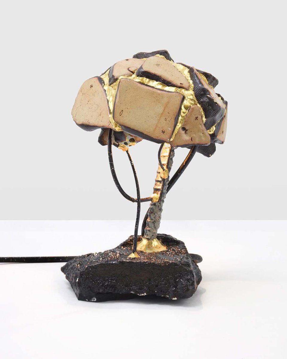 ArteGlobale's tweet image. How can design reshape the way we see waste? 

💡 Explore his creative journey, environmental philosophy, and vision for the future in our exclusive interview.

🔗 Read now artsy.net/article/arte-g…

#HaneulKim #DesignForTheFuture #SustainableArt #Kintsugi  #ArteGlobale #Artsy