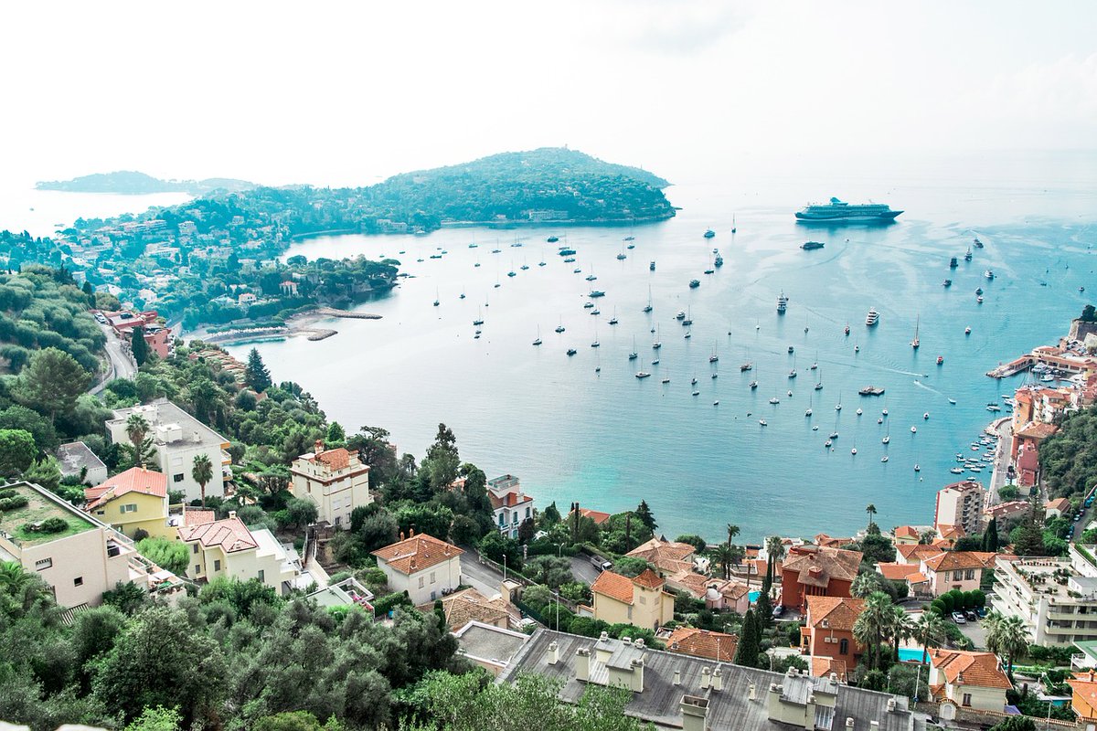 BrunelBusinessSchool (@brunelbusiness) on Twitter photo This summer, four <a href="/brunelbusiness/">BrunelBusinessSchool</a> School students will attend a two-week summer school in Nice, France, participating in EDHEC's Business of Luxury Programme. They will engage in tasks related to Luxury Beauty or Luxury Hospitality from June 23 to July 4, 2025. Incredible! 🏝️✈️ This summer, four <a href="/brunelbusiness/">BrunelBusinessSchool</a> School students will attend a two-week summer school in Nice, France, participating in EDHEC's Business of Luxury Programme. They will engage in tasks related to Luxury Beauty or Luxury Hospitality from June 23 to July 4, 2025. Incredible! 🏝️✈️