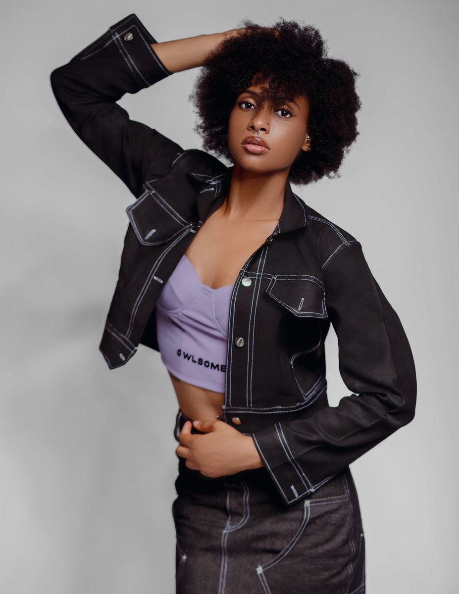 DROP A ❤️ IF YOU’RE ROCKING THIS!

The OWLSOME CARPENTER CROP TOP JACKET is here to redefine your streetwear game! A bold mix of Denim &amp; Chinos fabric, this piece is made for those who love effortless style with an edge.

Black or Grey? Which one’s your vibe?
 M – XXXL (Because