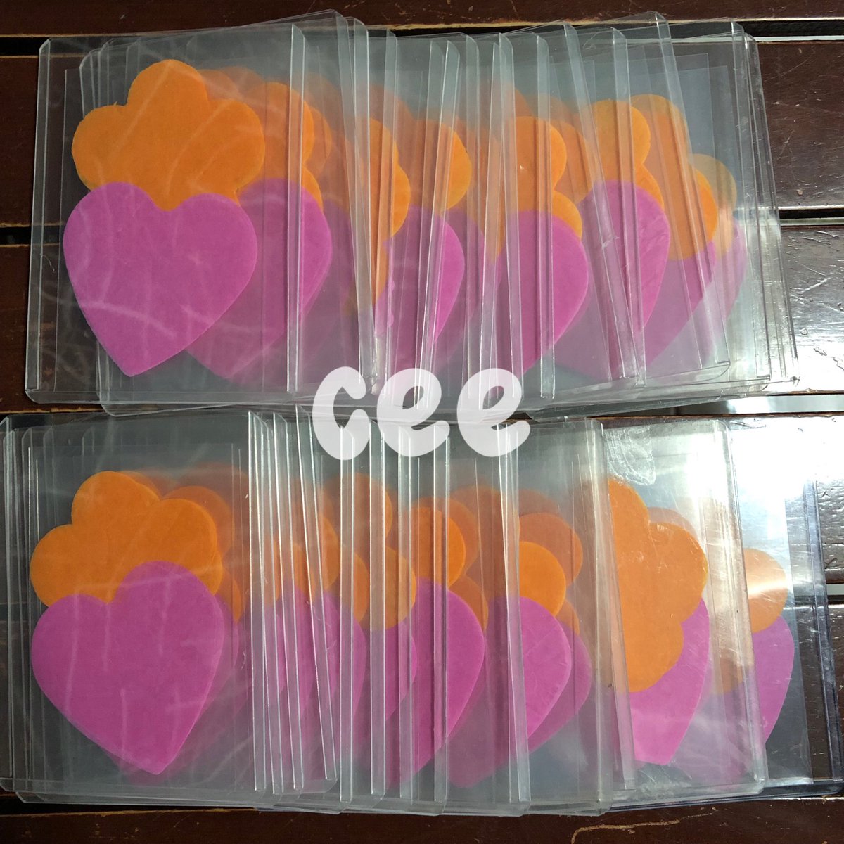 a_cee_st's tweet photo. i was able to make 31 sets of confettis (3 pcs of each shape) pls lmk if may interested ba hehehehe para mafigure out ko paano sila ishiship 🥹

#WALKTHELINE_IN_BULACAN
#WALK_THE_LINE_IN_BULACAN
#ENHYPEN https://t.co/AtdIZVGNdS