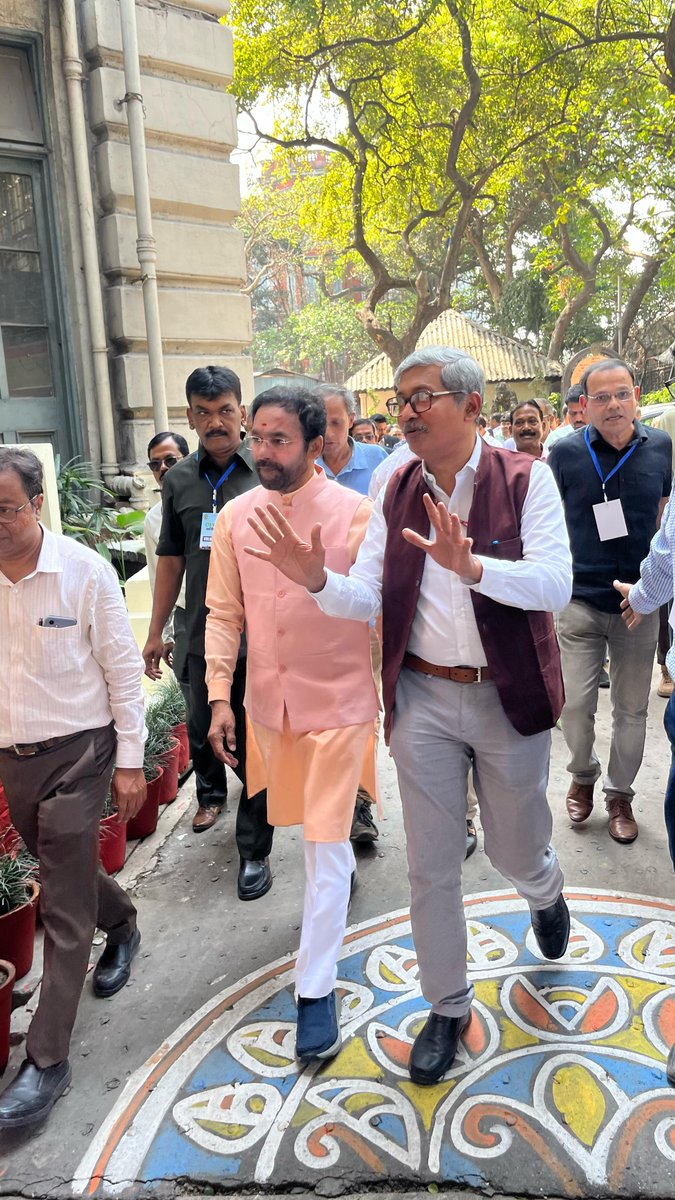 GeologyIndia's tweet photo. Shri G. Kishan Reddy, Hon'ble Union Minister for Coal & Mines was warmly welcomed by Shri Asit Saha, DG, GSI and senior officials at the 175th Foundation Day celebrations of GSI at CHQ, Kolkata.
#175YearsofGSI https://t.co/skvIfte32W