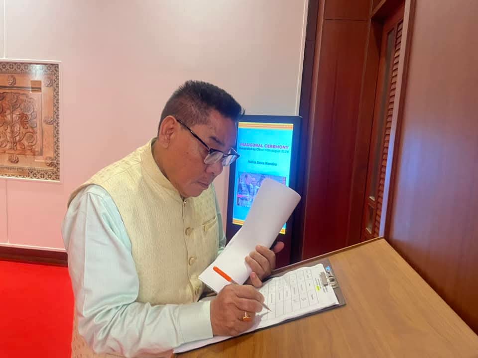englengbidya's tweet photo. Stepping into the holy Assembly house of democracy to participate in the 6th day of the Budget session of the 15th Assam Legislative Assembly. Shaping the future of Assam, one session at a time. 
#AssamBudgetSession
@himantabiswa 
@TuliramRonghang 
@BJP4Assam 
@mygovassam https://t.co/3BO33RaVsq