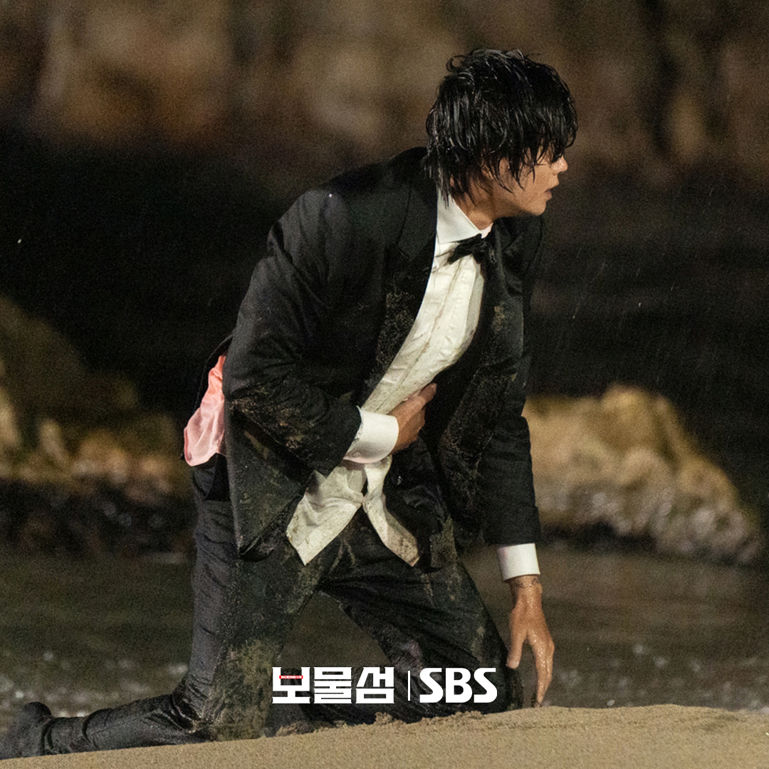 우리 동주 바닷물 많이 먹었겠다ㅠㅠ
살아나줘서 고마워 우리 형식동주♥

SBS 금토드라마 <보물섬>
☞ [금] 밤 10시 · [토] 밤 9시 50분

#SBS금토드라마 #보물섬
#BuriedHearts #보물섬스틸 #스틸
#박형식 #허준호 #이해영 #홍화연