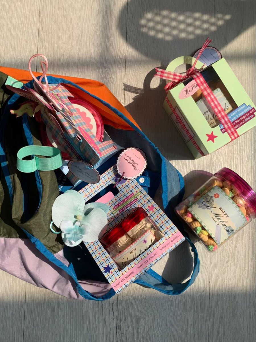 c0quetteuu's tweet photo. selalu nunggu gebrakan nih seller, soalnya dia tuh kreatif, jualannya lucu-lucu dan unik😭💗 

ini udah sama orchidnya lohhh, bisa dijadiin bag charm🫠🌸🍡

https://t.co/mdm7LxRKGh https://t.co/c5BqQ9NpqC